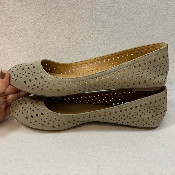 LUCKY BRAND Perforated Ballet Flats Sz 8.5 Tan Y2K Preppy Slip On - Picture 8 of 9